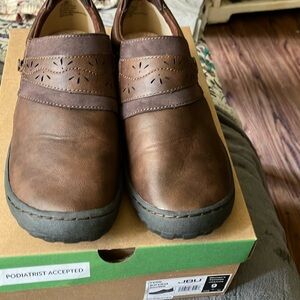 Brown Leather Women’s Shoes Quality Jambu Shoe Size 9
